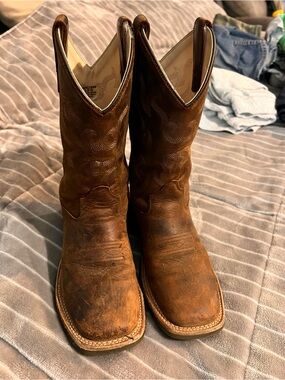 Kids Brown Western Cowboy Boots - Classic Pull-On Style